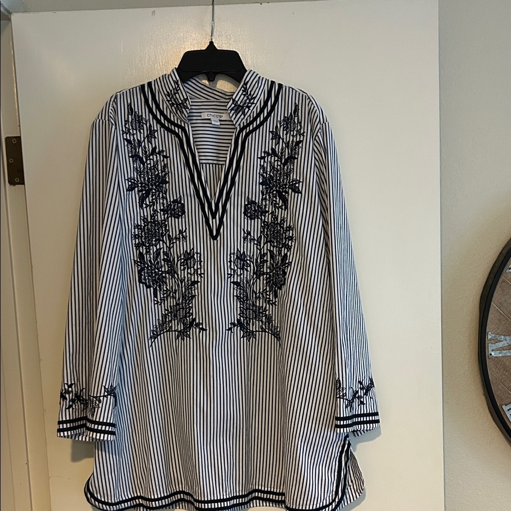 Chico's Navy and White Striped tunic Blouse with Floral Detail size 2.5
